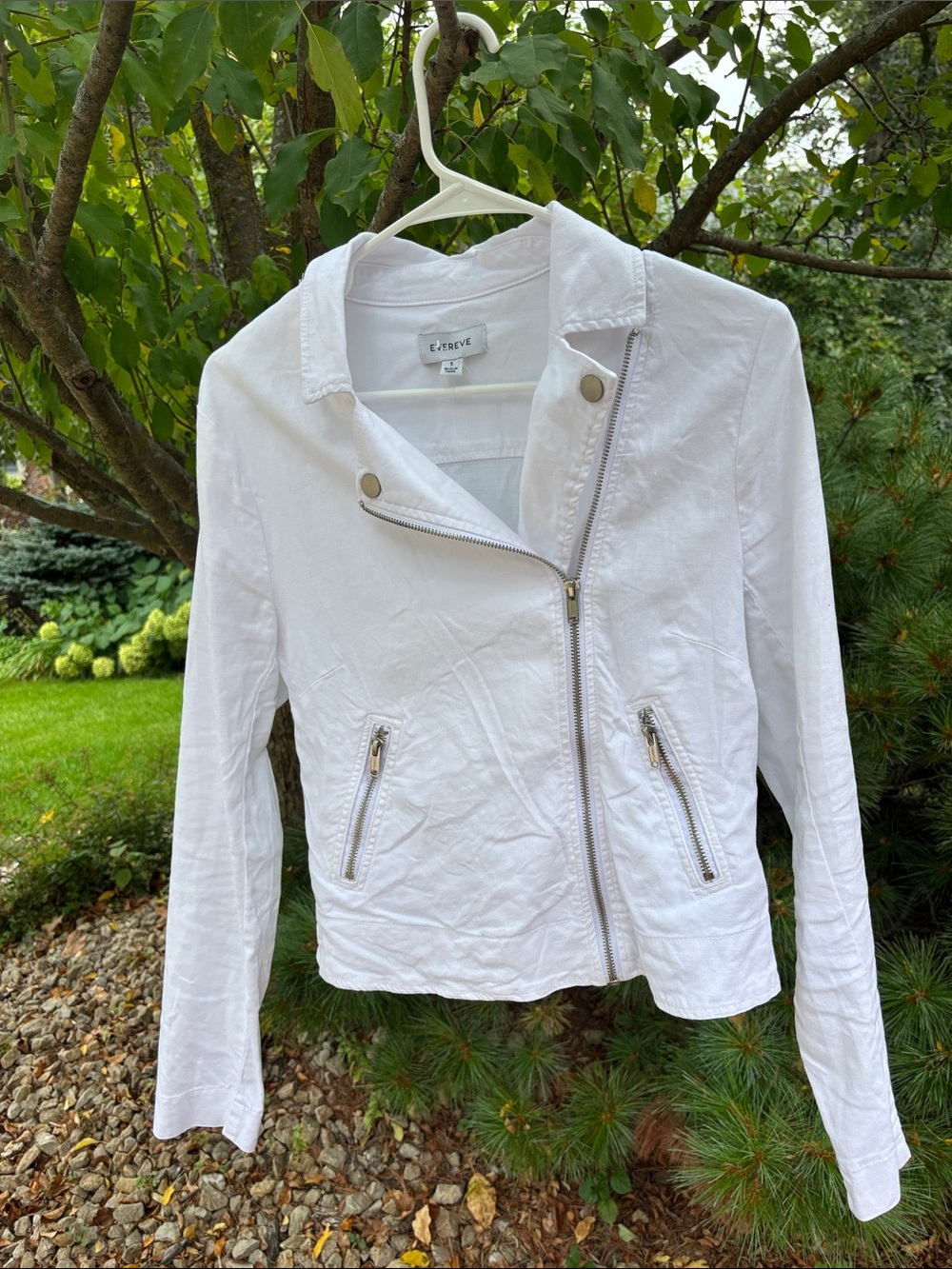 Evereve White Asymmetrical Zip Jean Jacket